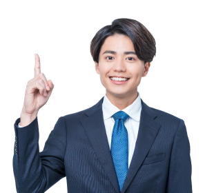 上を指差す男性の写真